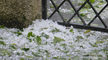Inundaciones, destrozos y granizo: el violento temporal que golpeó al Conurbano