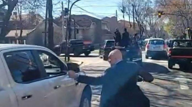 Milei evacuado en Lomas de Zamora tras un ataque a su caravana