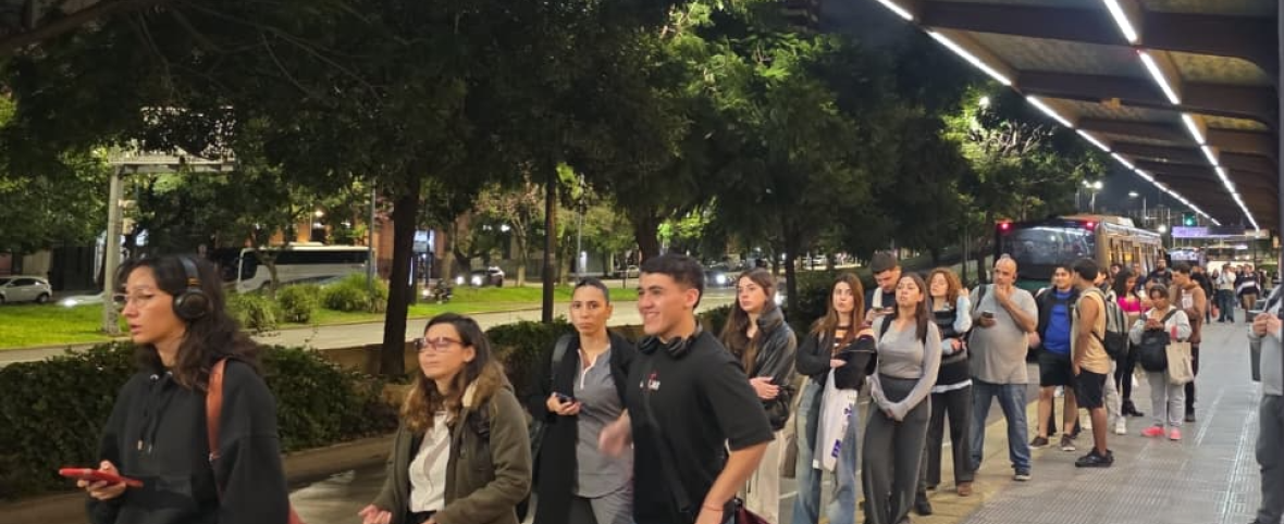 Colectivos: acuerdo contrarreloj y promesa de normalización