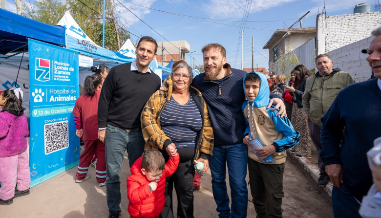 Lomas y Lanús no tienen fronteras: salud, obra pública y potrero para todos