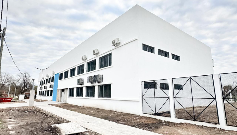 Un nuevo edificio escolar empieza a tomar forma en Parque Americano