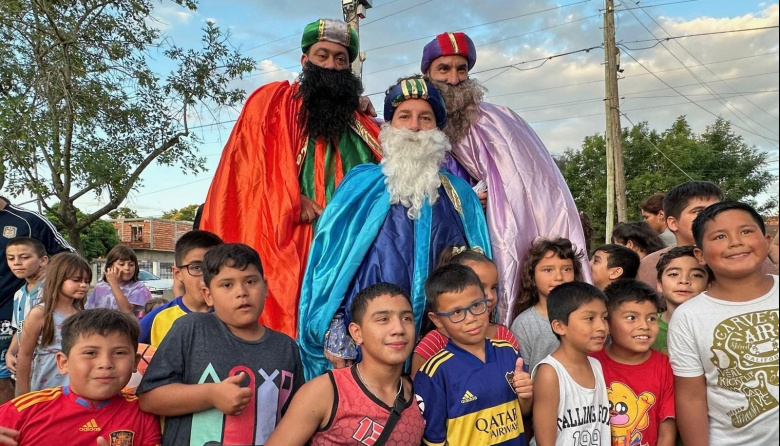 Magia en las calles: los Reyes llegan a Burzaco