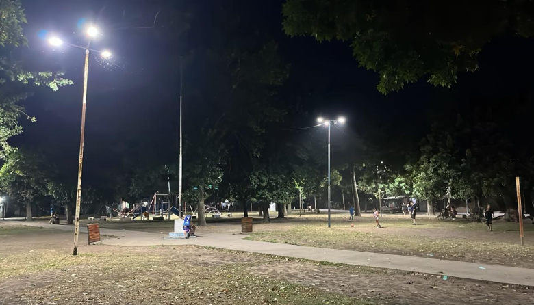 Más luz para el barrio: avanza el recambio LED