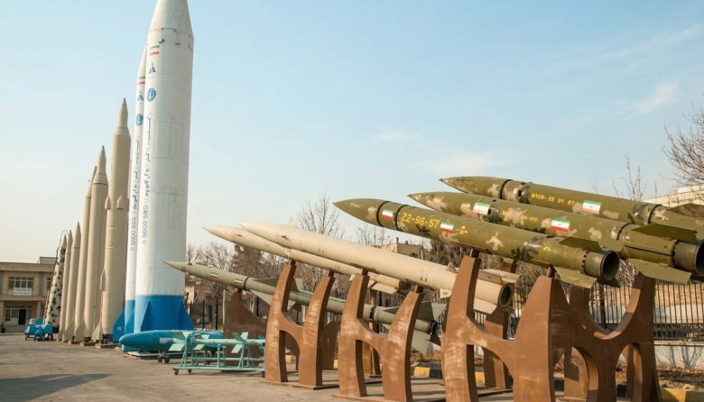 Irán advierte: misiles submarinos listos para entrar en acción