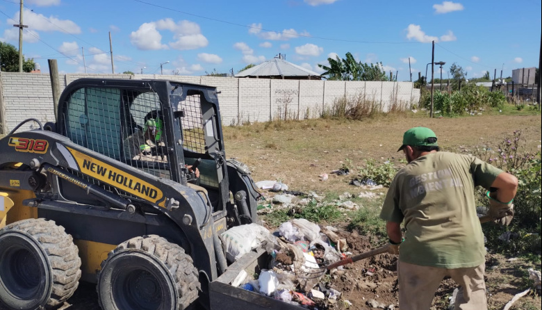 Operativos contra microbasurales en distintos barrios