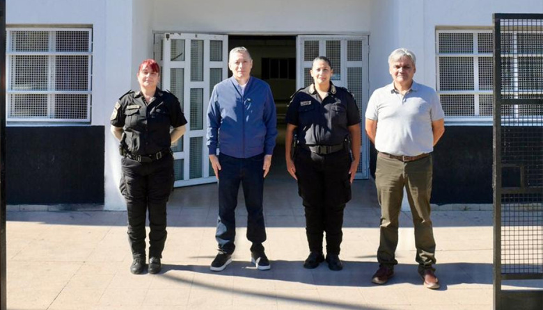 Refuerzo en las calles: Gray supervisó la fuerza barrial