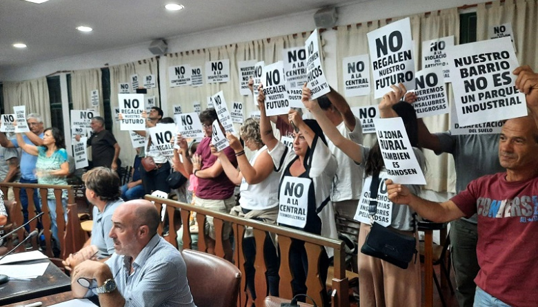 Denuncian actividad sospechosa en pleno barrio residencial