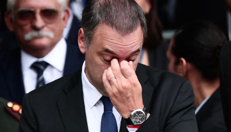 Aruba, dólares y efectivo: el viaje que complica a Adorni