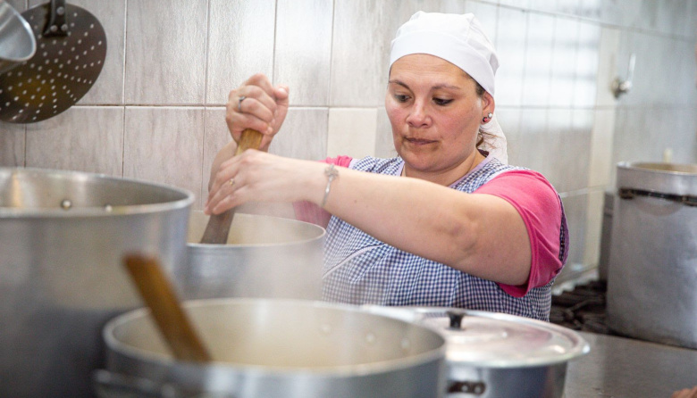 Kicillof refuerza la ayuda en plena crisis