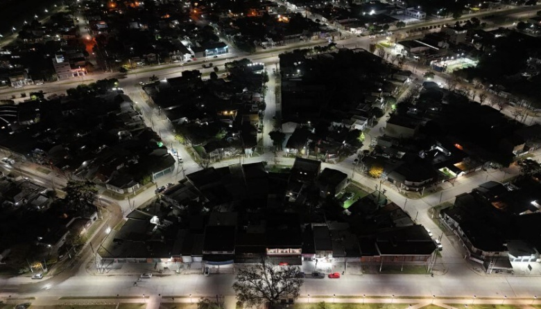 Más luz para Guernica: avanza el recambio de luminarias LED