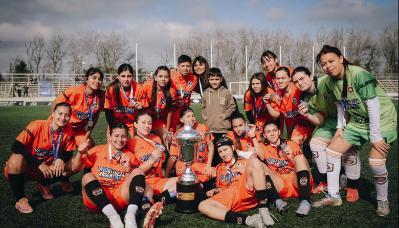 Estrella del Sur hizo historia: campeón de todo