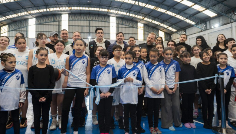 Atlético Ezeiza renovó su Polideportivo y abrió una nueva etapa
