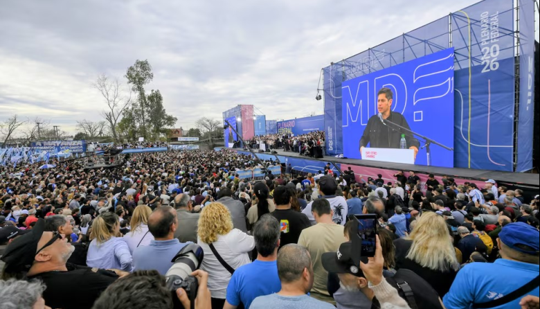 Kicillof acelera y apunta a 2027