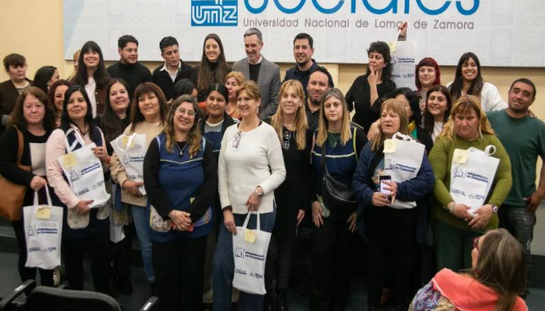 Lomas: más de 170 vecinos se formaron para enseñar a leer y escribir