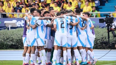 Argentina cayó 2-1 ante Colombia en un partido polémico