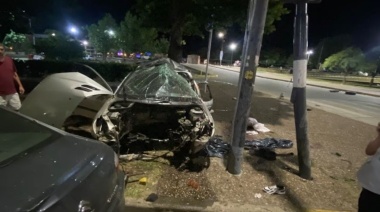 Tragedia en Rosario: madre e hija mueren al ser embestidas por un auto en la vereda