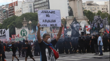 Gases y balas de goma contra jubilados en el Congreso