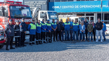 Bomberos y Defensa Civil de Brown, en acción por Bahía Blanca