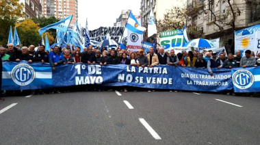 "El trabajo es sagrado": masiva marcha de la CGT en repudio al ajuste del Gobierno