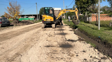 Arreglo de calles y zanjeo en Numancia Sur: avanza el plan vial en Presidente Perón