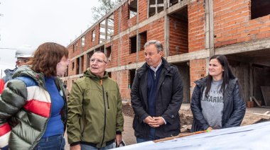Avanza un nuevo barrio en José Mármol: Cascallares y Batakis recorrieron el predio