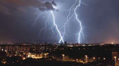 Santa Rosa amenaza con lluvias y vientos intensos