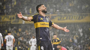 Boca arrasó 5-0 a Newell’s y se adueñó de la punta