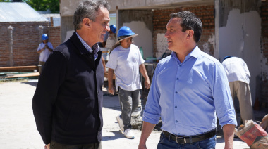 Watson y Katopodis reanudan la construcción del Centro Infantil de Pico de Oro