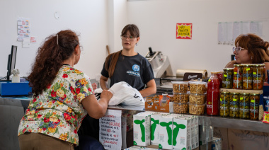 Mercado Municipal: un aniversario con movimiento y voces del barrio