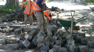 Adoquines en obra: Lomas mueve el tablero urbano