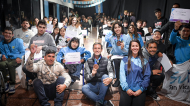 San Vicente premió a sus atletas con 40 becas deportivas