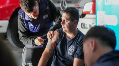 Vacunaron a más de 60 bomberos en Lomas
