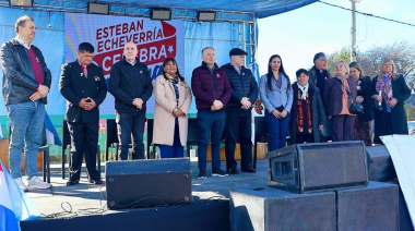 Echeverría celebró la cultura paraguaya con desfile, música y reconocimientos