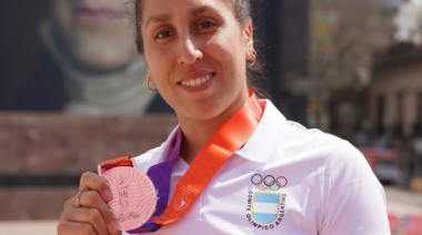 Micaela Cortés, la varelense que llegó a la plata en el Frontbal