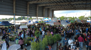 Miles de personas celebraron la Fiesta de la Flor en Florencio Varela