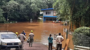 El Paraná avanza y pone en alerta a las familias de la costa