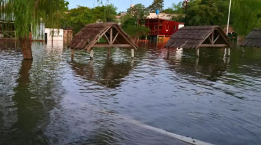 Dos trabajadores murieron en las islas y Corrientes enfrenta nuevas evacuaciones