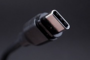 El cargador USB-C universal ayudará a reducir 11.000 toneladas de residuos electrónicos al año