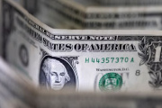 El dólar rompe otro techo y agita al mercado