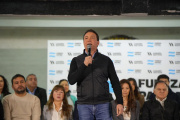 Watson presentó “Fuerza Patria” y llamó a frenar a Milei