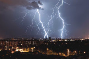 Santa Rosa amenaza con lluvias y vientos intensos