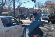 Milei evacuado en Lomas de Zamora tras un ataque a su caravana