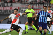 River perdió en Tucumán y dejó la cima en manos de Riestra