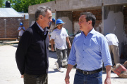 Watson y Katopodis reanudan la construcción del Centro Infantil de Pico de Oro