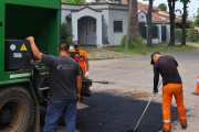 Avanzan los trabajos de bacheo en Esteban Echeverría