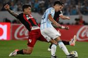 Racing lo ganó en la última pelota y dejó afuera a River