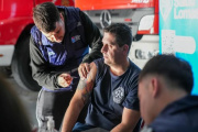 Vacunaron a más de 60 bomberos en Lomas