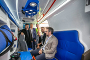 Cascallares y Kicillof entregan nueva flota a servicios públicos