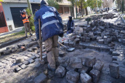 Renovan calles históricas con adoquines