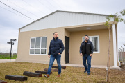 San Vicente mostró su modelo para acceder al suelo y la vivienda